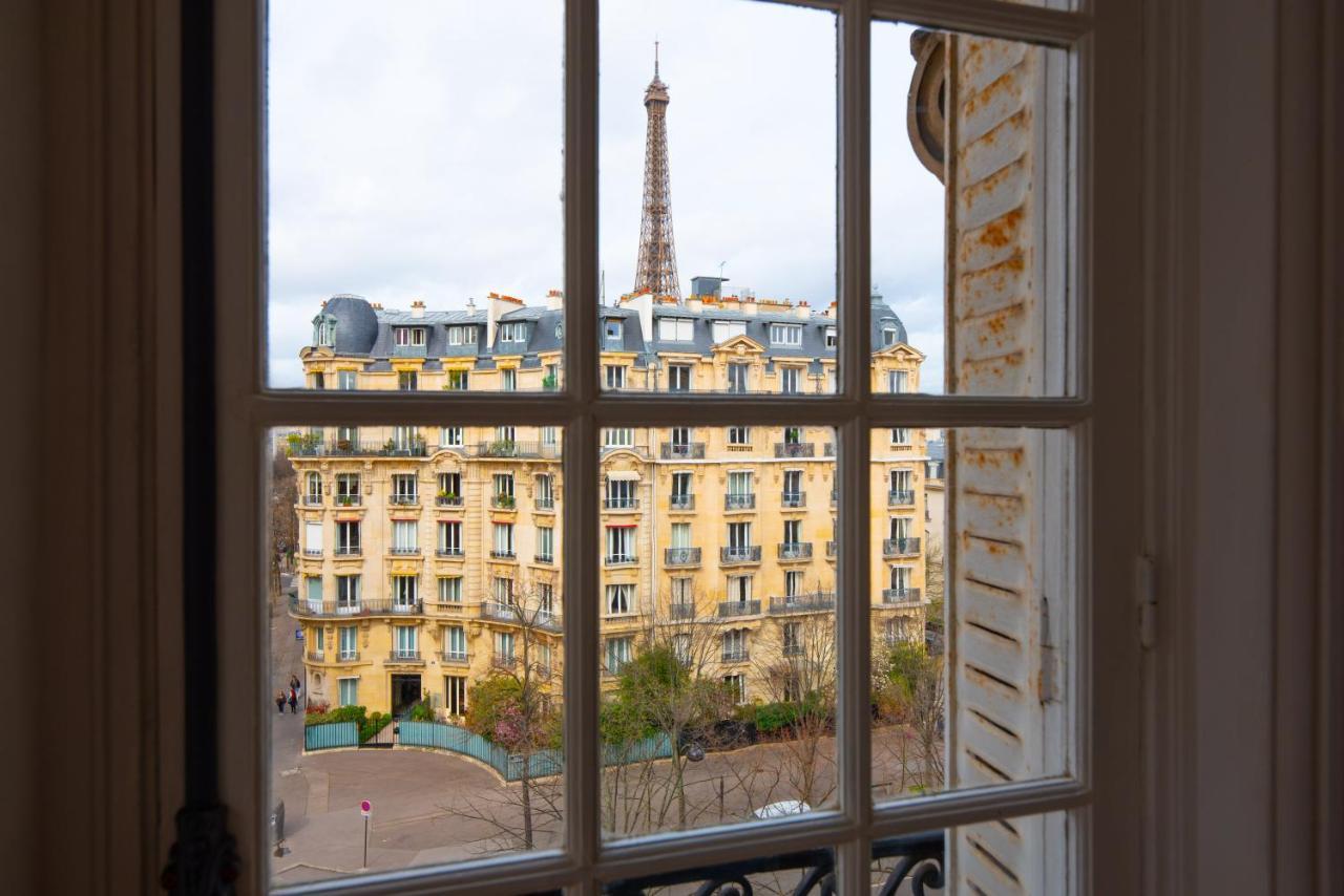 Mbm - Eiffel Tower View Paris Exterior photo